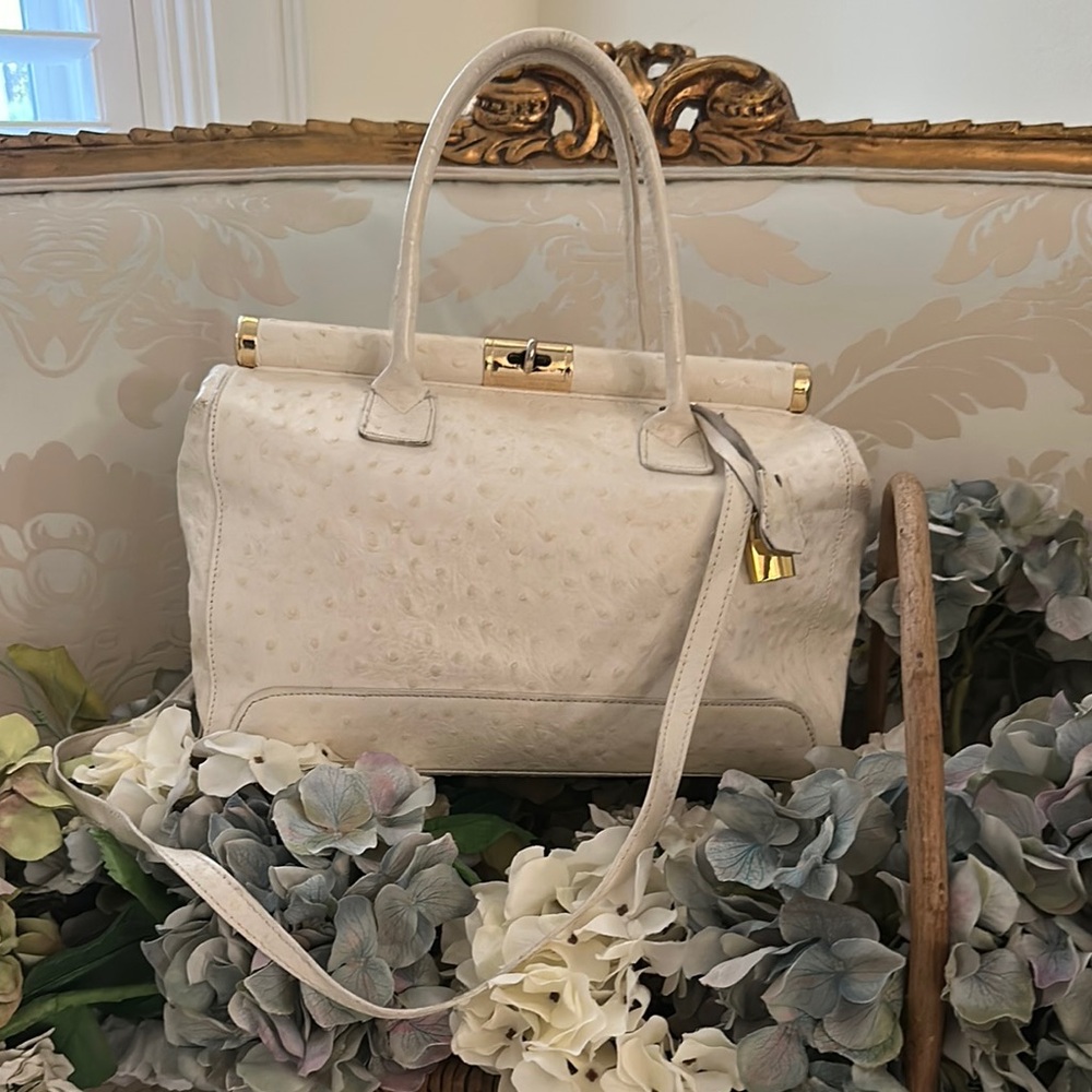Off-white, genuine leather handbag made in Italy